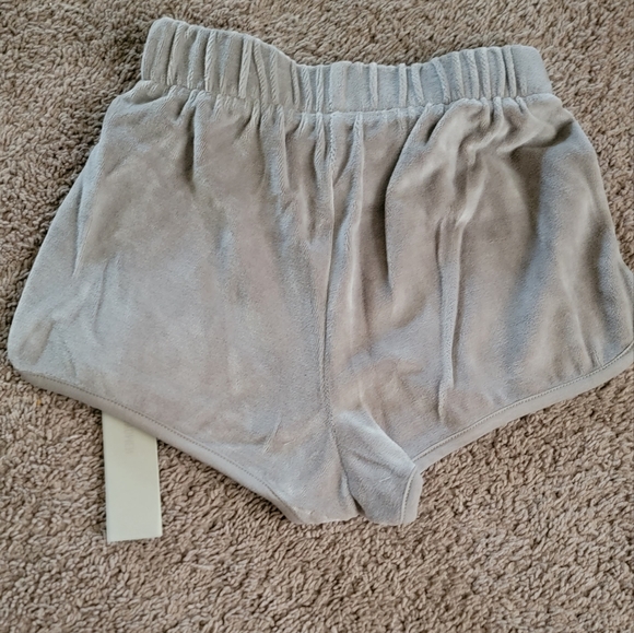 Essentials Fear of God beach valour shorts - Picture 2 of 5